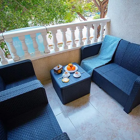 Apartment 113 And Trees - Alicante *