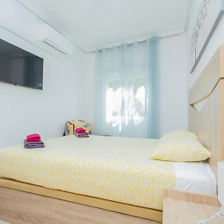 113 Beach&trees - Alicante *